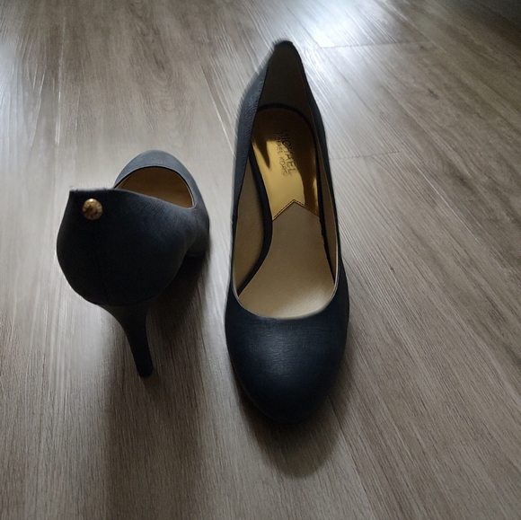 Michael Michael kors shoes sz 9.5w - Picture 3 of 3